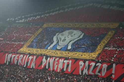 Milanfansen driver med Inter genom målningen "Skriet"