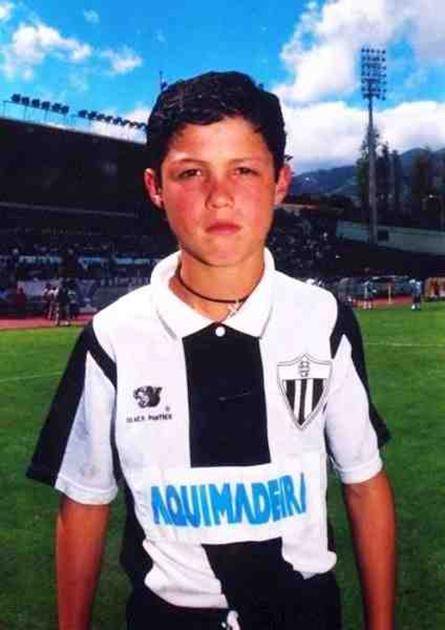 Innan han övertog världen. Ronaldo i CD Nacional. Foto: Twimg.com