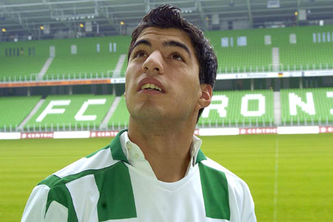 Europa hade fått ännu en fotbollsstjärna från Sydamerika att njuta av när Suárez skrev på för Groningen. Foto: Soccerreviews.com